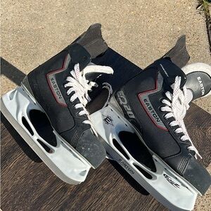 Easton Synergy EQ20 Ice Skates